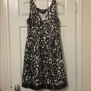 Banana Republic Brown and Cream print dress